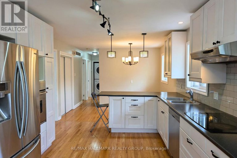 28431922/208-210-renouf-avenue/overbrook/ottawa/ontario/K1K3T1_7