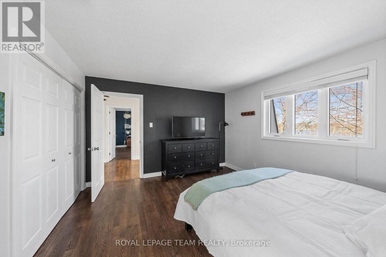 29662384/1081-boucher-crescent/manotick-south-to-roger-stevens/ottawa/ontario/K4M1B3_24