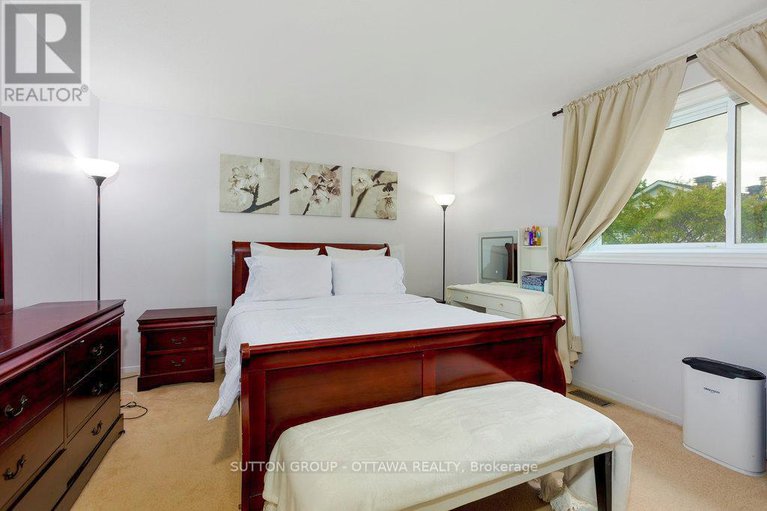 28553457/1951-greenvale-lane/chateauneuf/ottawa/ontario/K1C6E2_21
