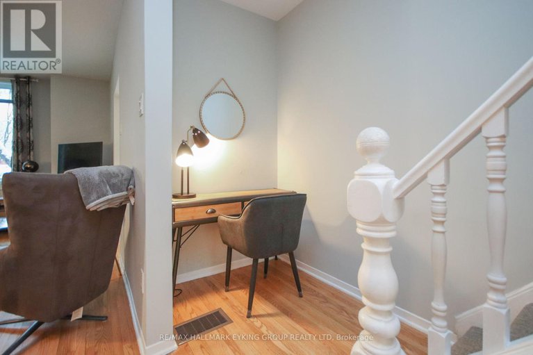 28220496/239-york-street/lower-town/ottawa/ontario/K1N5T9_16