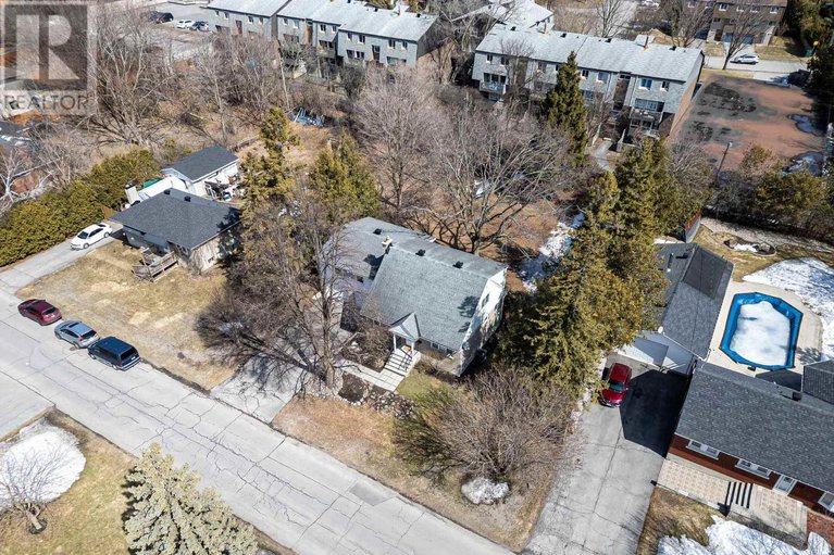 28136268/23-trillium-avenue/city-viewskylinefisher-heightsparkwood-hills/ottawa/ontario/K2E5M8_20