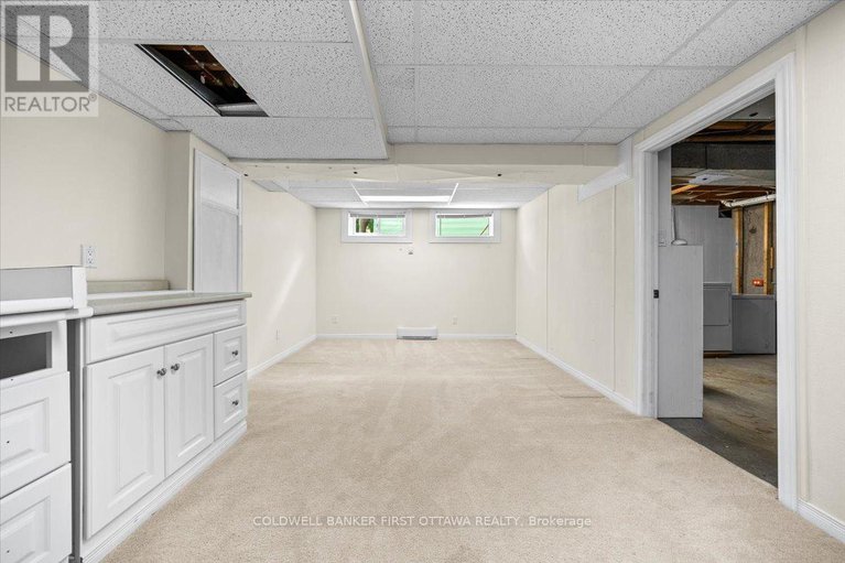 28767158/2326-harding-road/elmvale-acresurbandale/ottawa/ontario/K1G3B9_32