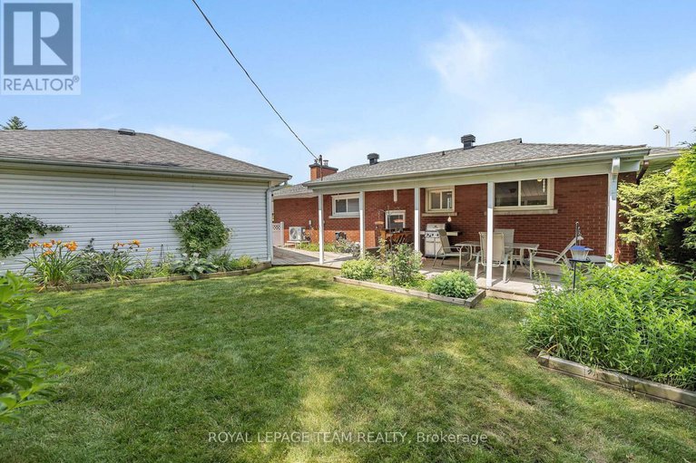 28624238/1830-kerr-avenue/mckellar-heights/ottawa/ontario/K2A1J3_30