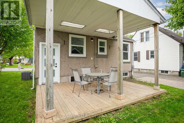 28520329/141-crerar-avenue/carlington/ottawa/ontario/K1Z7P4_30