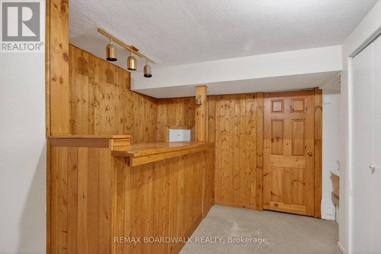 29631192/10-47-sunridge-lane/on-the-green/ottawa/ontario/K2J2N9_37