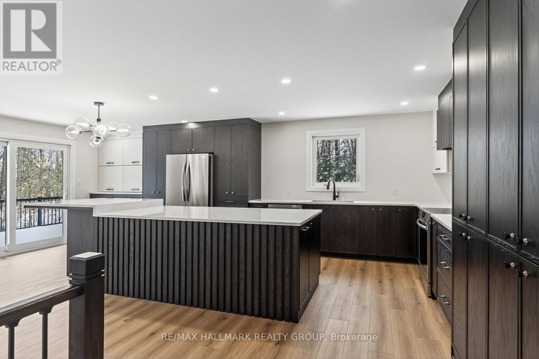 29543009/1625-royal-orchard-drive/cumberland-estates/ottawa/ontario/K4C1A9_12