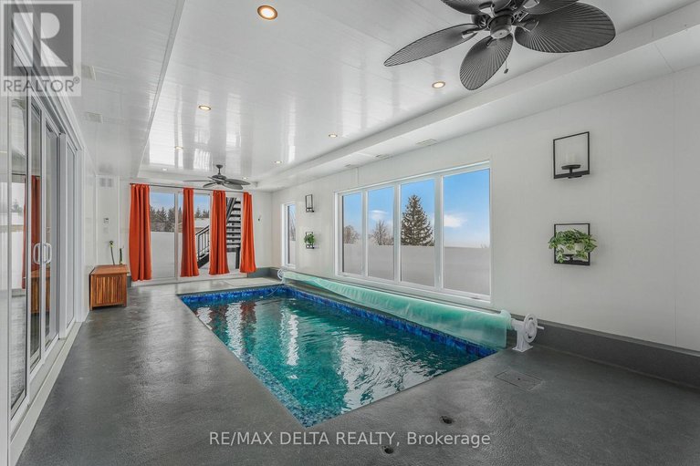 29456390/3815-old-highway-17-road/clarencerockland-twp/clarence-rockland/ontario/K4K1W2_39