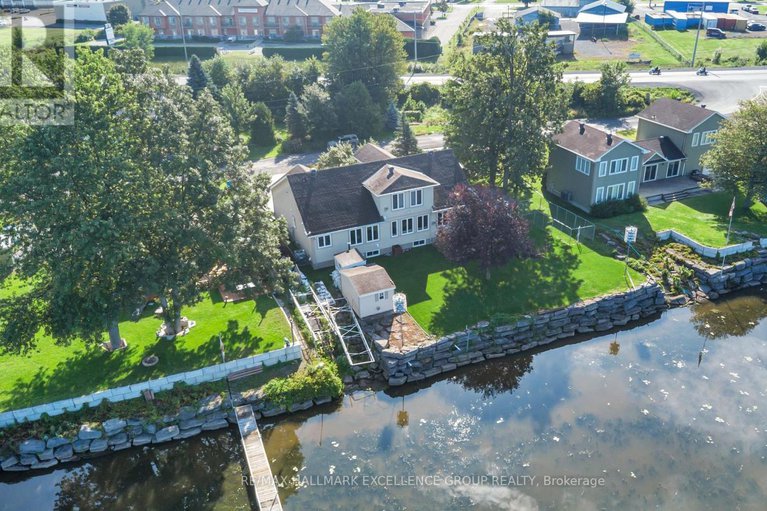 28420181/300-voisine-road/town-of-rockland/clarence-rockland/ontario/K4K1A1_3