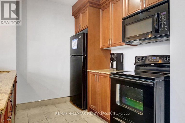28694787/303-70-landry-street/vanier/ottawa/ontario/K1L0A8_37