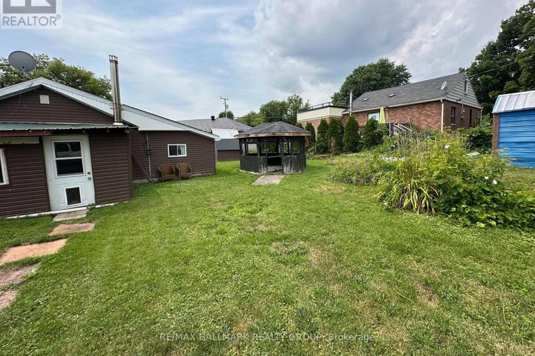 28771328/19407-malibu-lane/south-glengarry-charlottenburgh-twp/south-glengarry/ontario/K0C2E0_2
