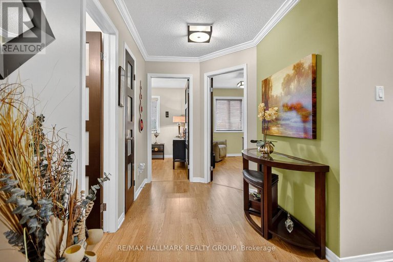 29052935/1415-caravel-crescent/bilberry-creekqueenswood-heights/ottawa/ontario/K1E3X4_31