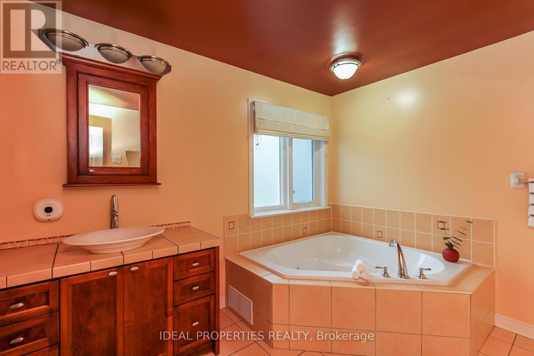 28535997/208-pine-ridge-drive/beckwith-twp/beckwith/ontario/K7C3P2_28
