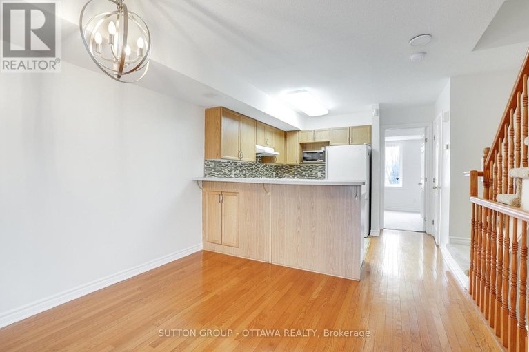 29373645/115-tall-pines-private/leslie-park/ottawa/ontario/K2H1H1_17