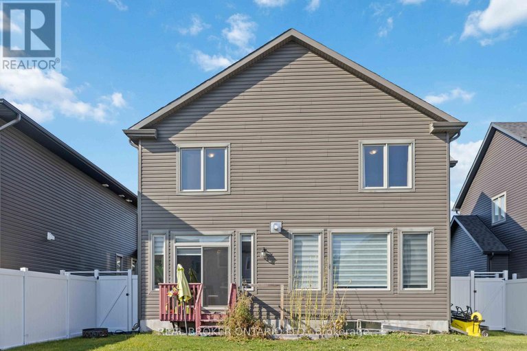28591078/28-sopwith-private/huntley-ward-south-east/ottawa/ontario/K0A1L0_28