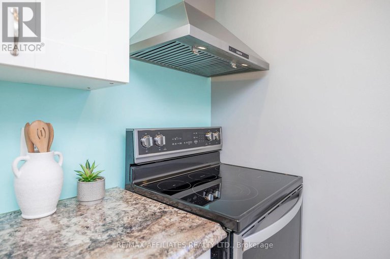 29175531/910-borland-drive/chatelaine-village/ottawa/ontario/K1E1X6_16