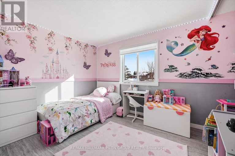 29416521/1456-prestone-drive/bilberry-creekqueenswood-heights/ottawa/ontario/K1E1M4_16