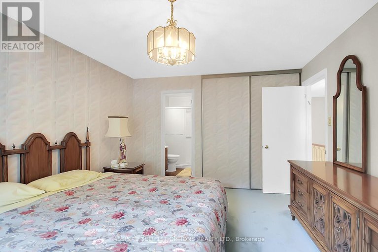 28698789/38-ardell-grove/craig-henrywoodvale/ottawa/ontario/K2G4G4_16