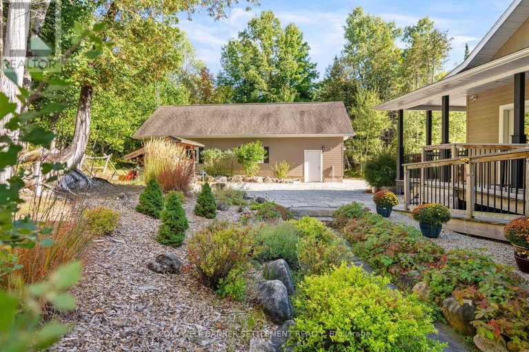 29662330/3124-mcdonalds-corners-road-road/lanark-highlands-dalhousie-twp/lanark-highlands/ontario/K0G1K0_44