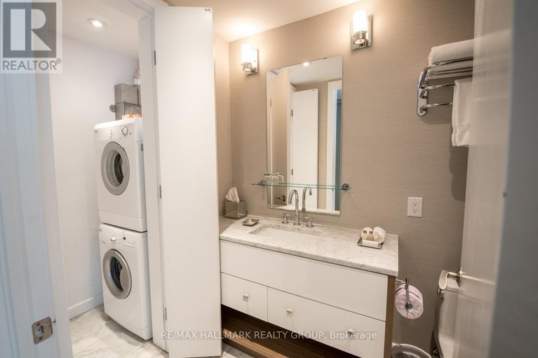 29312743/213-300-lisgar-street/ottawa-centre/ottawa/ontario/K2P0E2_19