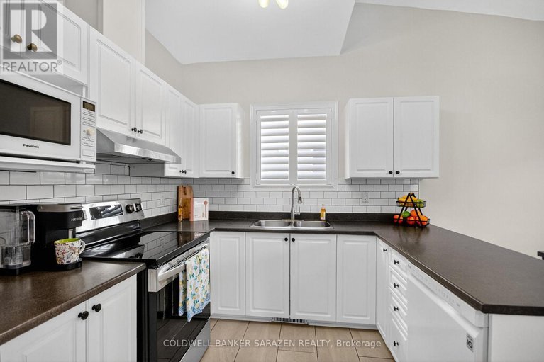 29073638/7-whitechapel-crescent/longfields/ottawa/ontario/K1S3G7_15