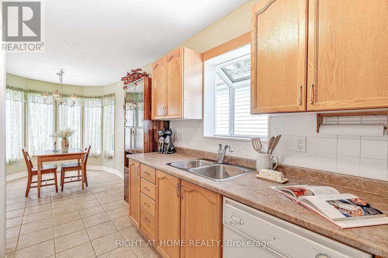 28280070/1179-whiterock-street/carson-grove/ottawa/ontario/K1J1B2_7