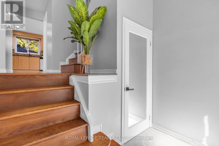 28858283/2-brookhaven-court/leslie-park/ottawa/ontario/K2H9E3_4