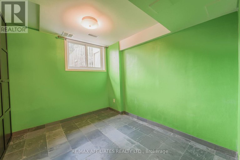 28589609/65-47-mcdermot-court/katimavik/ottawa/ontario/K2L3V5_31