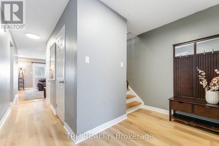 29325891/2-2960-penny-drive/britannia-heights/ottawa/ontario/K2B6H5_4