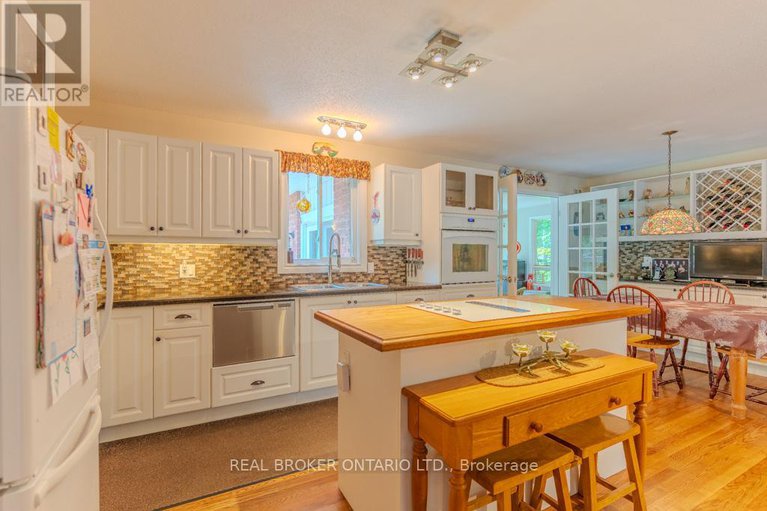 28756525/2089-totem-ranch-road-e/north-grenville-twp-kemptville-south/north-grenville/ontario/K0G1T0_9