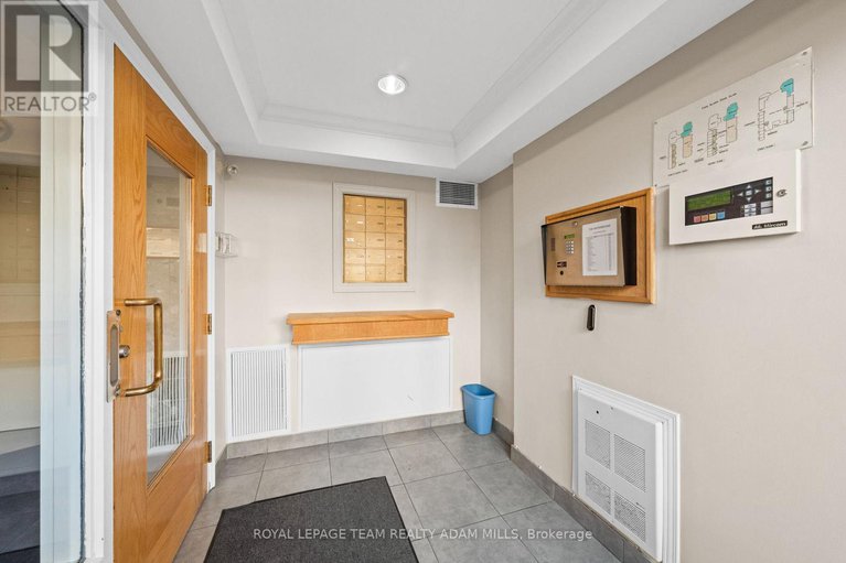 29048679/202d-1-columbus-avenue/overbrook/ottawa/ontario/K1K4L1_29