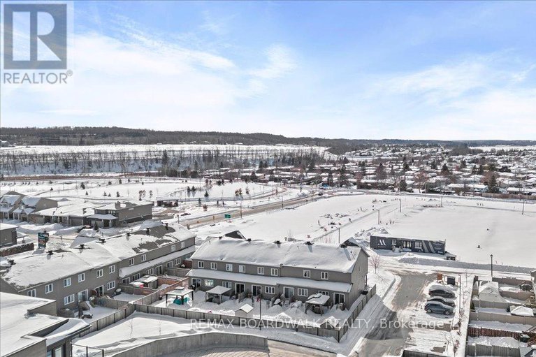 29414460/2424-marble-crescent/town-of-rockland/clarence-rockland/ontario/K4K1P6_49