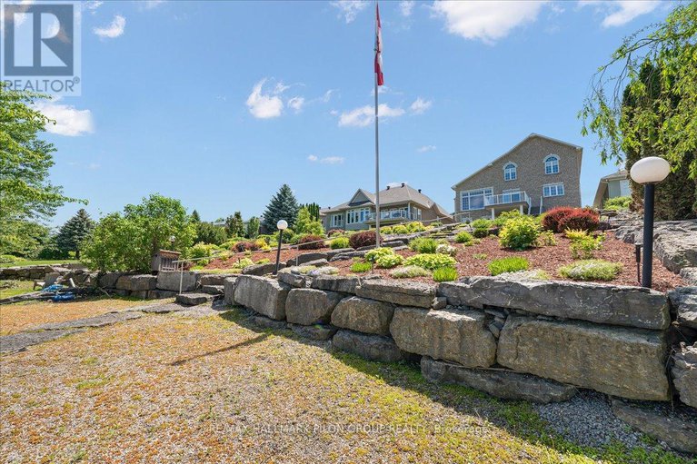 28463526/6373-radisson-way/hiawatha-parkconvent-glen/ottawa/ontario/K1C2Z9_42