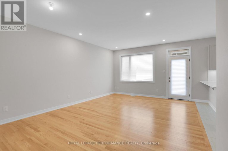 28900930/94-pizzicato-street/mer-bleuebradley-estatesanderson-park/ottawa/ontario/K1W0E1_7