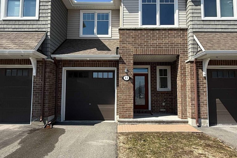 29574550/13-merrill-street/stittsville-north/ottawa/ontario/K2S2M8_1