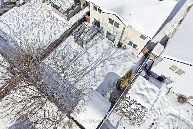 29346779/727-brome-crescent/fallingbrookridgemount/ottawa/ontario/K4A3G8_41