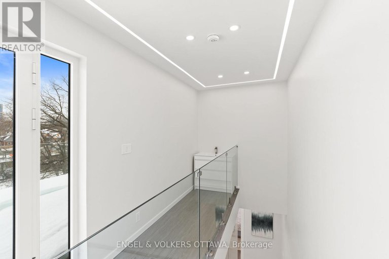 29362000/258-northwestern-avenue/ottawa-westtunneys-pasture/ottawa/ontario/K1Y0M3_32