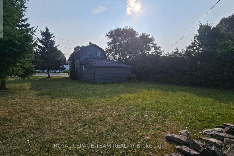 28435512/24-mercer-street/almonte/mississippi-mills/ontario/K0A1A0_29