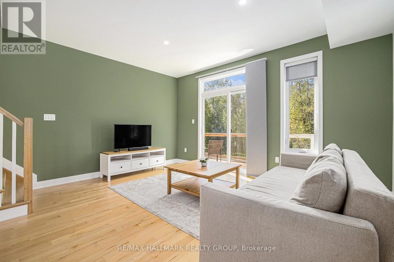28881418/156-country-meadow-drive/huntley-ward-north-west/ottawa/ontario/K0A1L0_28