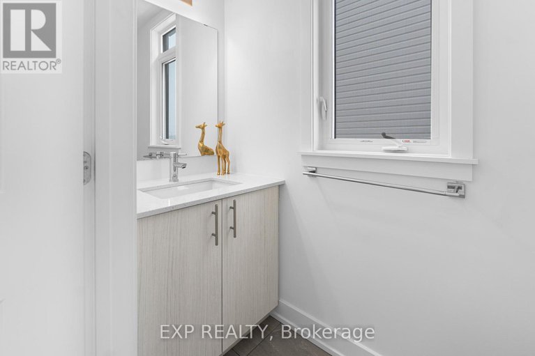 29337929/27-moosonee-crescent/riverside-southgloucester-glen/ottawa/ontario/K4M0L9_5