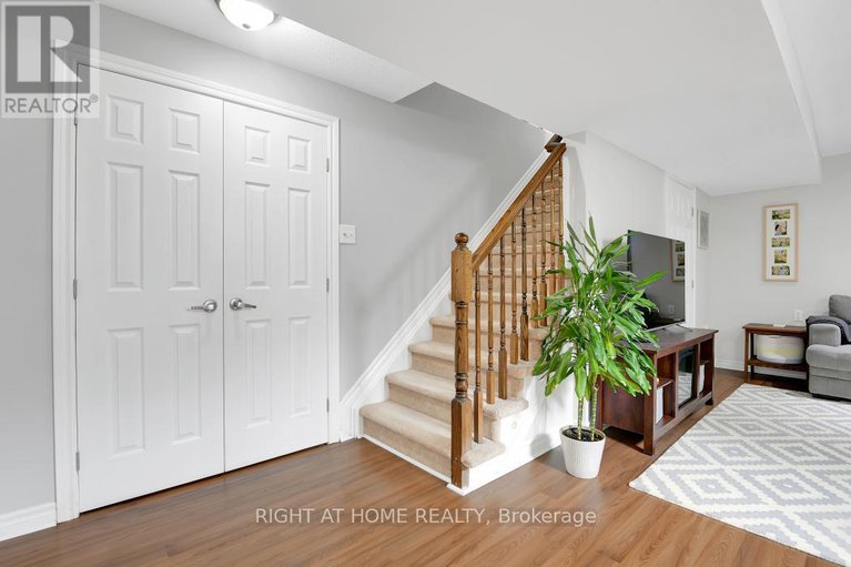 28517168/414-vendevale-avenue/stittsville-north/ottawa/ontario/K2S0M6_24