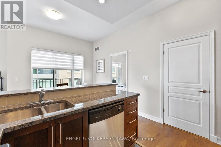 28806485/1211-200-besserer-street/sandy-hill/ottawa/ontario/K1N0A7_8