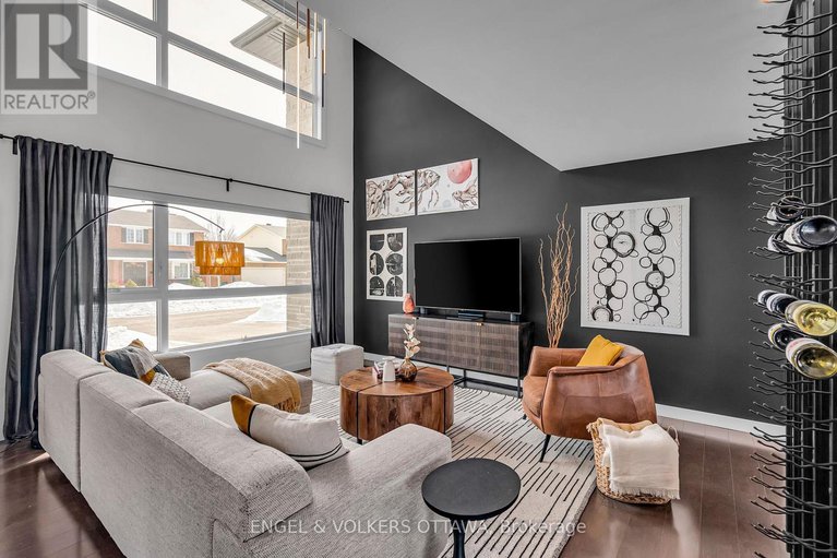 28458762/8-roselawn-court/craig-henrywoodvale/ottawa/ontario/K2G4J2_6