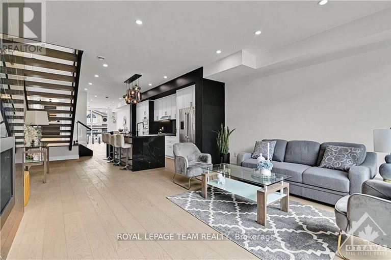 28662763/828-alpine-avenue/queensway-terrace-north/ottawa/ontario/K2B5R6_13