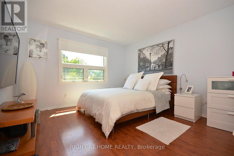 29341275/77-winchester-drive/glencairnhazeldean/ottawa/ontario/K2L2R3_12
