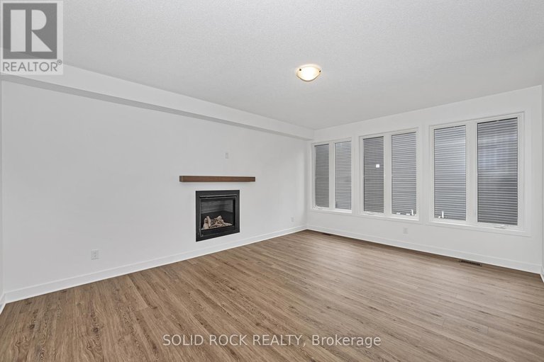28573370/92-esban-drive/blossom-parkkemp-parkfindlay-creek/ottawa/ontario/K1X0J3_17
