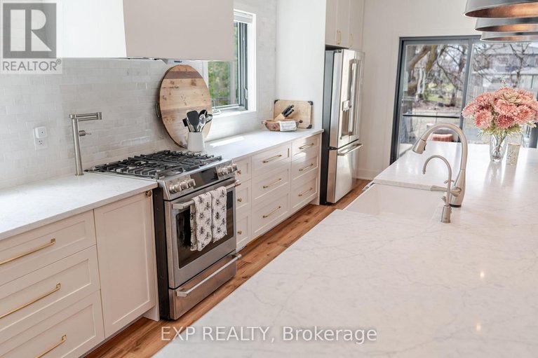 29441745/12-viewmount-drive/meadowlandscrestview/ottawa/ontario/K2G1R5_24