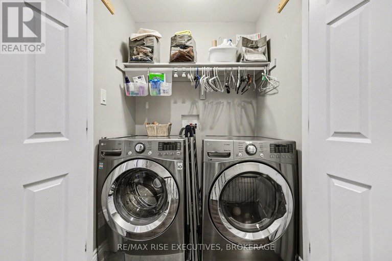 29475656/300c-richelieu-avenue/vanier/ottawa/ontario/K1L6K3_30