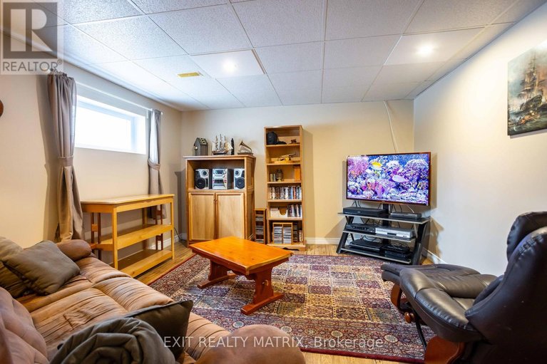 29607384/2468-gagne-road/clarencerockland-twp/clarence-rockland/ontario/K0A2A0_30