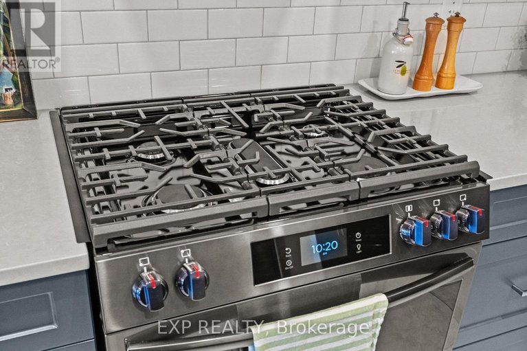 29648465/419-clubtail-private/blossom-parkkemp-parkfindlay-creek/ottawa/ontario/K1X0M9_13