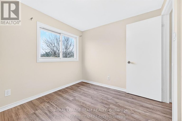 29580107/13-2-bertona-street/manordale/ottawa/ontario/K2G0W3_25